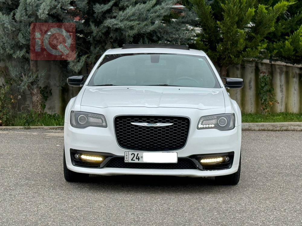 کرایسلەر 300